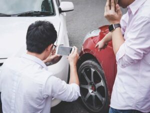 How to Settle a Car Accident Claim Without a Lawyer: Do’s and Don’tS